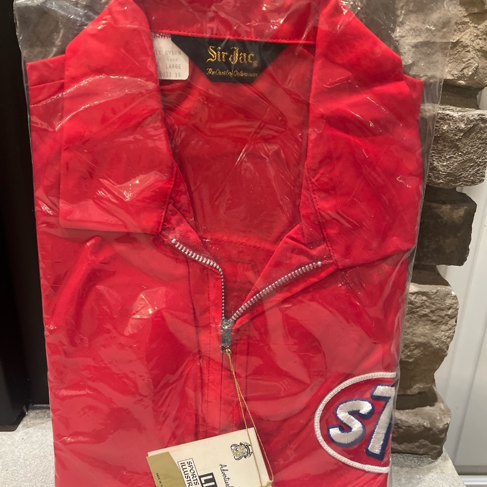 NOS 1960s/1970s Sir Jac STP Red Nylon Windbreaker Full Zipper Jacket Size Large
